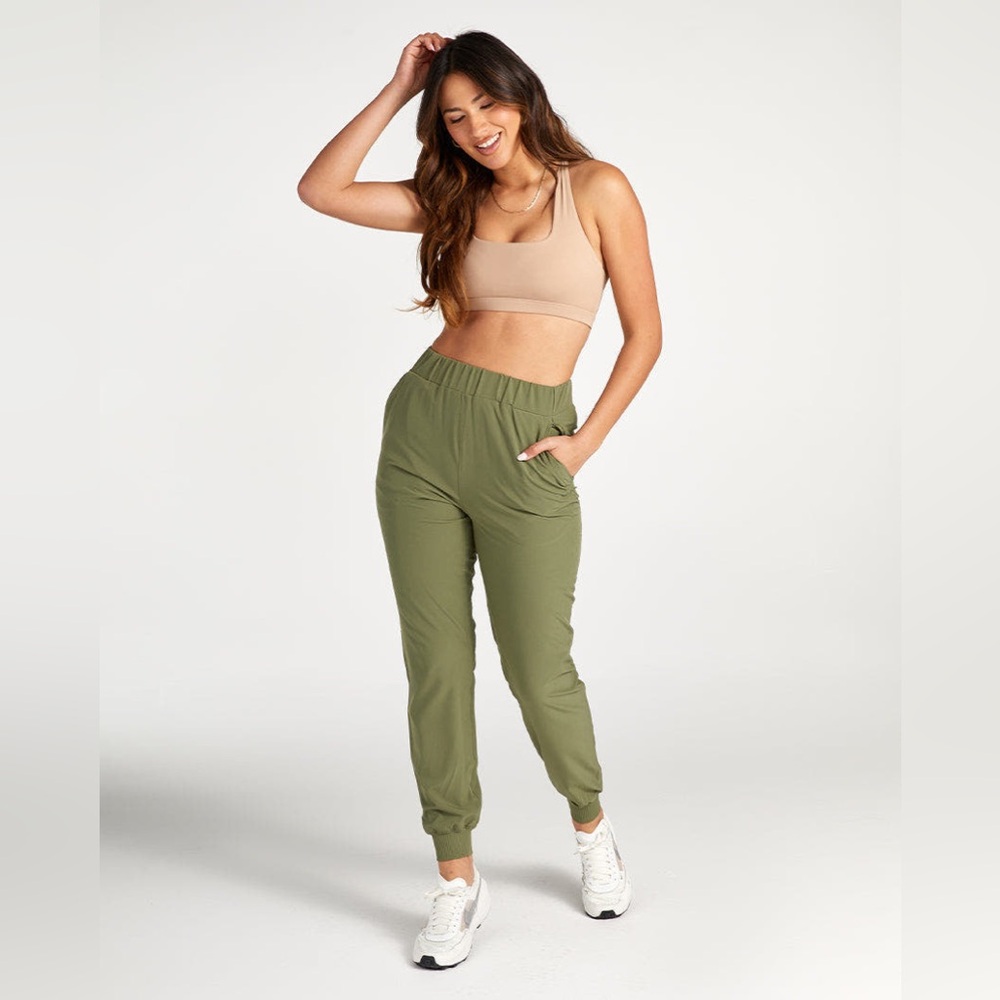 NWOT BYLT Women’s Flow Athletic Joggers in Palm Green Size XS